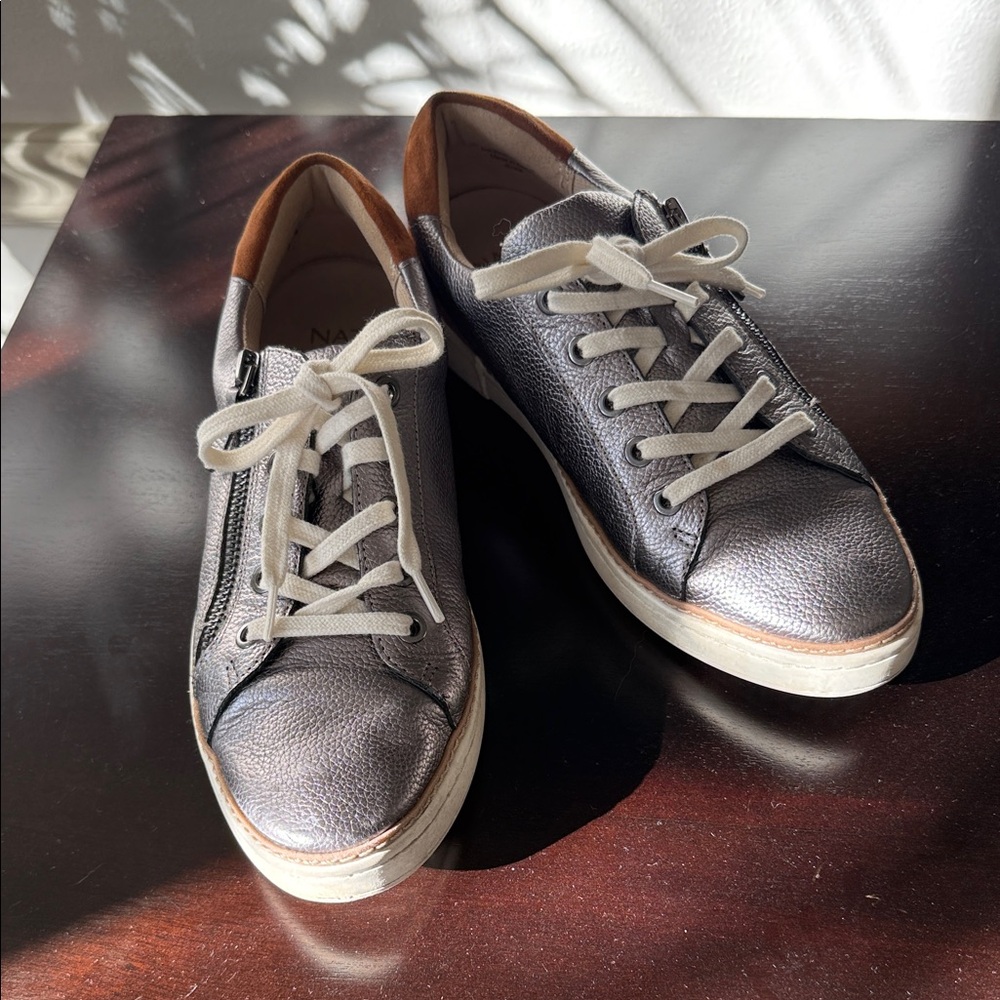 Naturalizer Genuine Leather Silver Lace-Up Sneakers size 9